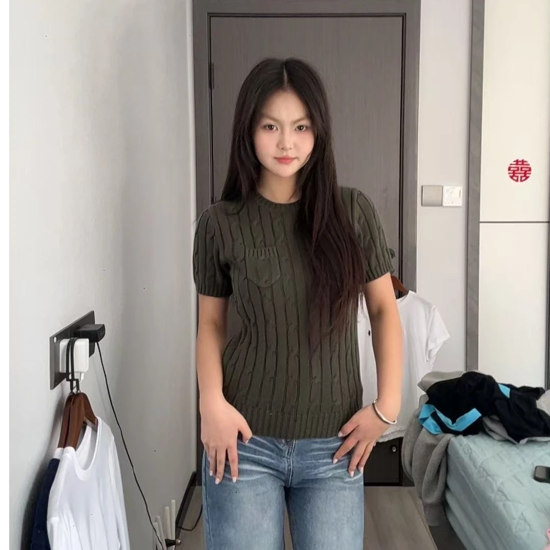 口袋款~~胸前有刺绣