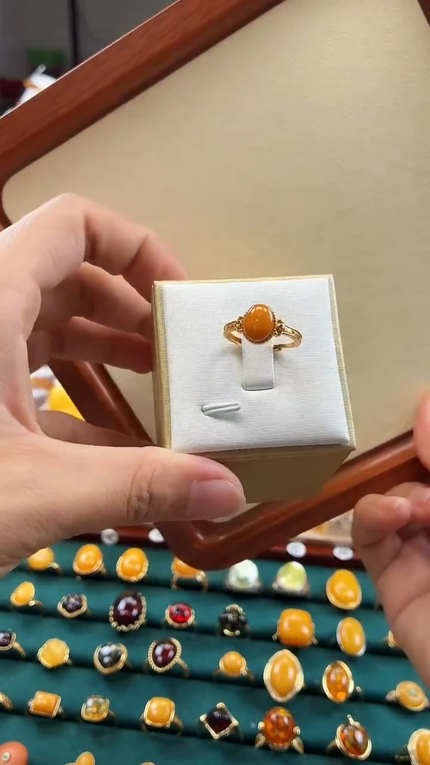 银S925镶嵌琥珀戒指精品蜜蜡蛋面戒指