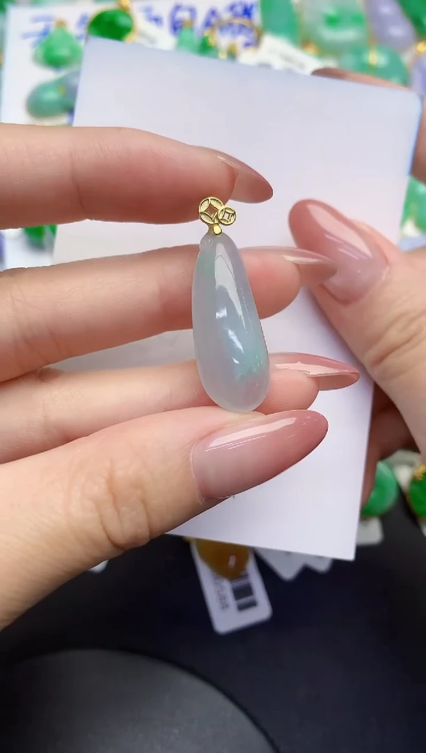 翡翠未镶嵌颈饰缅甸天然翡翠A货