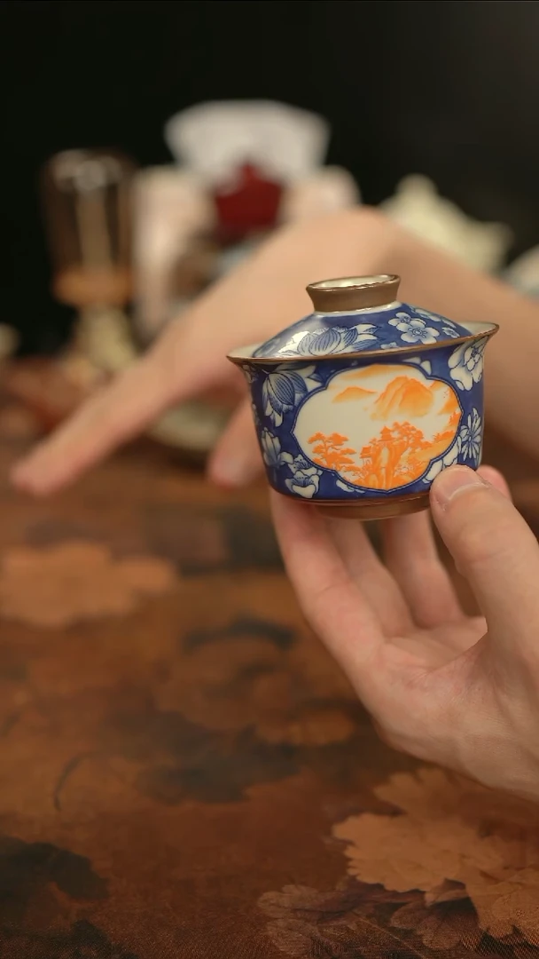摩吉陶陶闪拍链接 青花开窗山水钒红二才盖碗