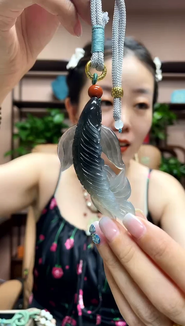 岫玉未镶嵌吊坠·