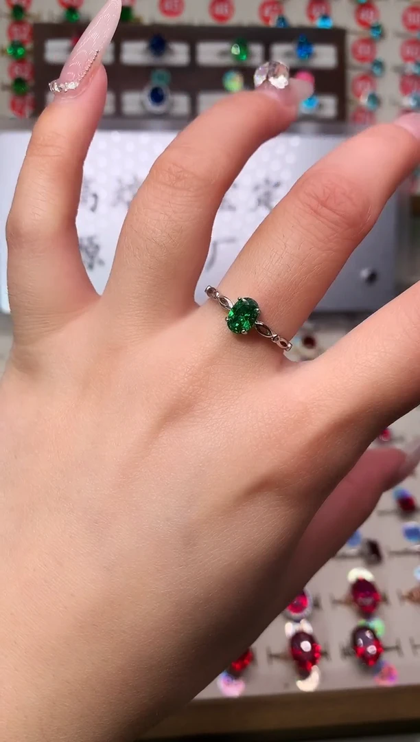 银S925镶嵌透辉石戒指5*7 银托