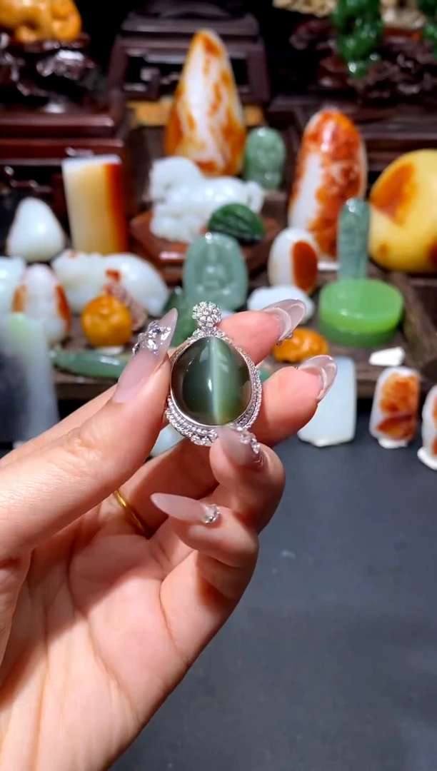 未镶嵌和田玉挂件卡****拖广泛的的功夫