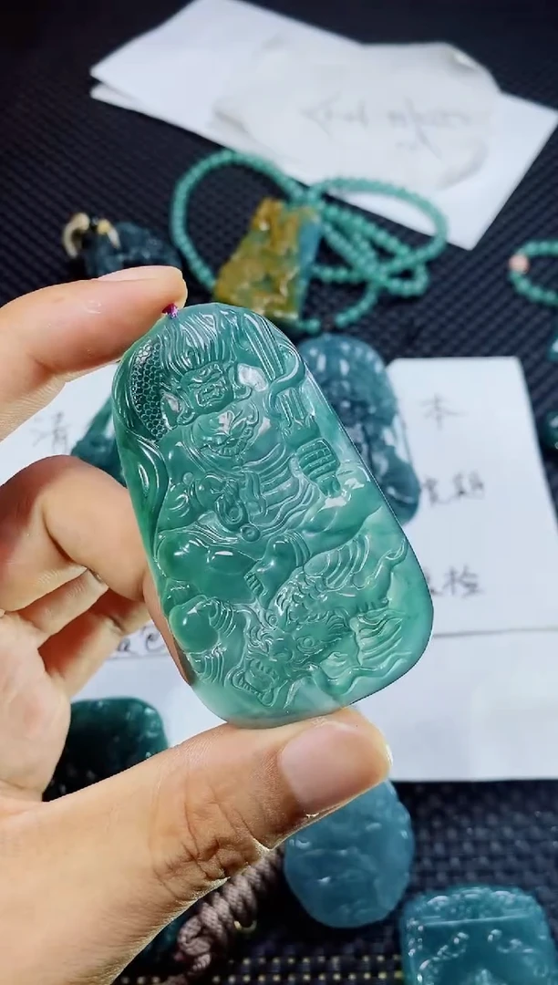 翡翠未镶嵌颈饰少*.