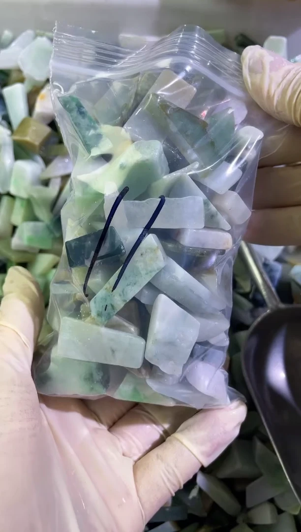 【闪购商品】翡翠颈饰未镶嵌天然翡翠中号500克11