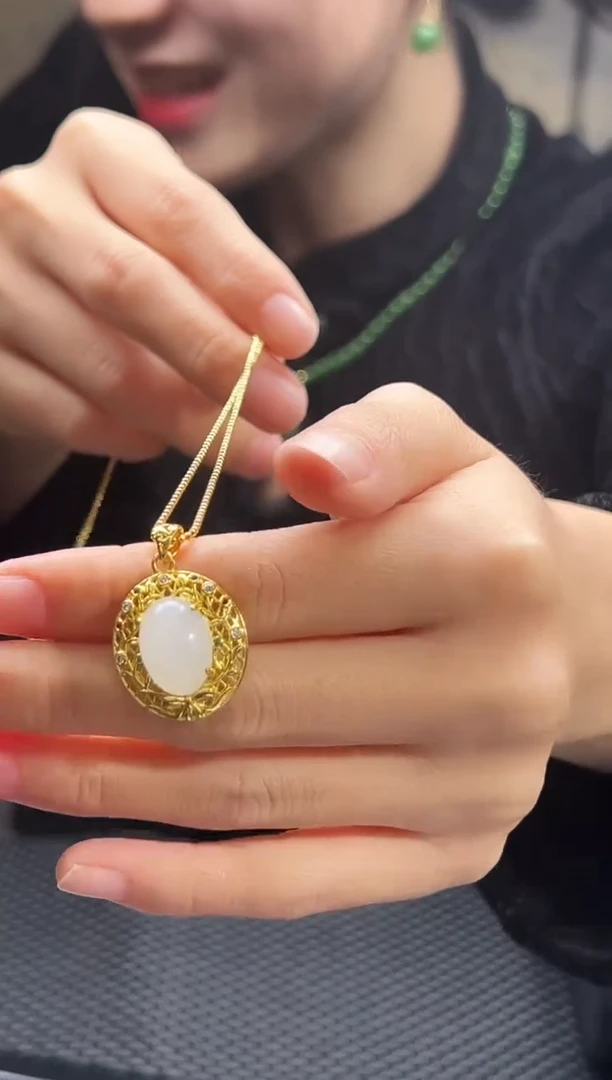 吊坠(赠链)未镶嵌和田玉和田玉吊坠（多样性发货）