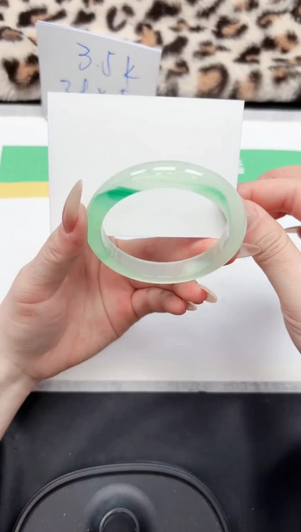 【闪购商品】石英质玉手镯未镶嵌116-58