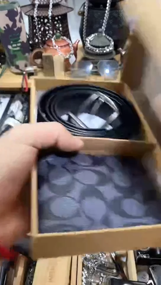 瓷片闪购商品  如图所示