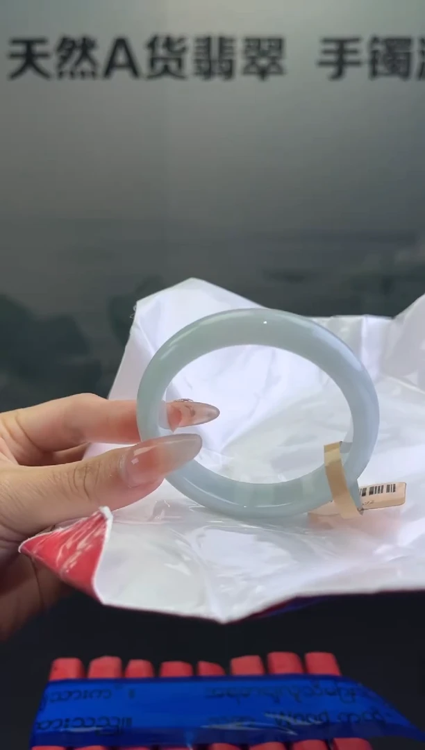 翡翠手镯未镶嵌翡翠手镯7