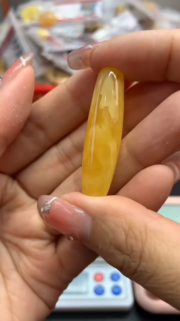 未镶嵌琥珀珠宝奇石2357