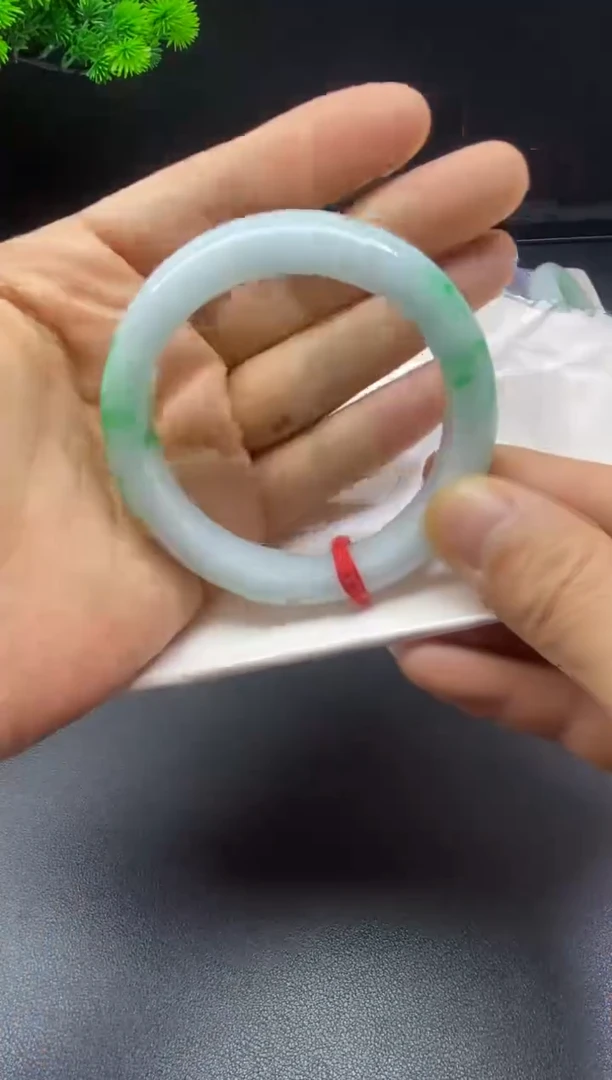 以实物为准，拍那个发那个。