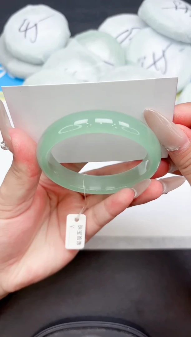 未镶嵌手镯石英质玉57-54.6