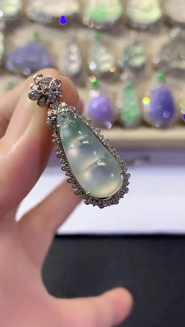 吊坠(不含链)18K金镶嵌翡翠冬日珠宝W45