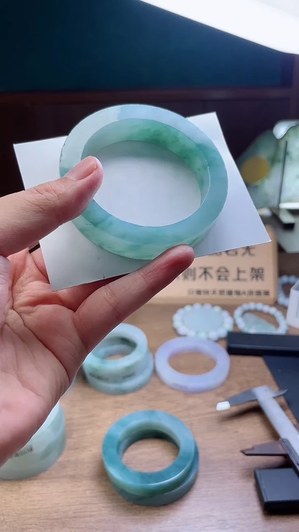 定制翡翠手镯未镶嵌定制