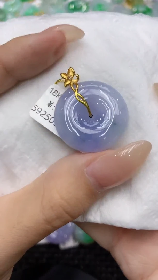 颈饰18K金镶嵌翡翠111111111111