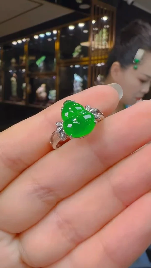 翡翠戒指18K金镶嵌092