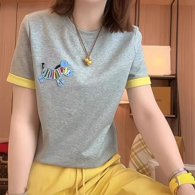 2025夏季新款灰色显白彩虹小马刺绣正肩T恤大码时尚减龄洋气短袖
