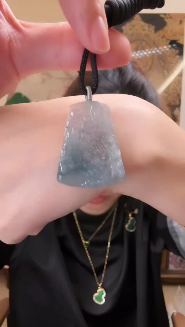 颈饰未镶嵌翡翠吊坠