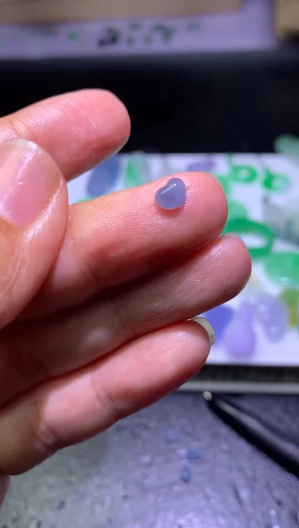 未镶嵌定制翡翠毛货