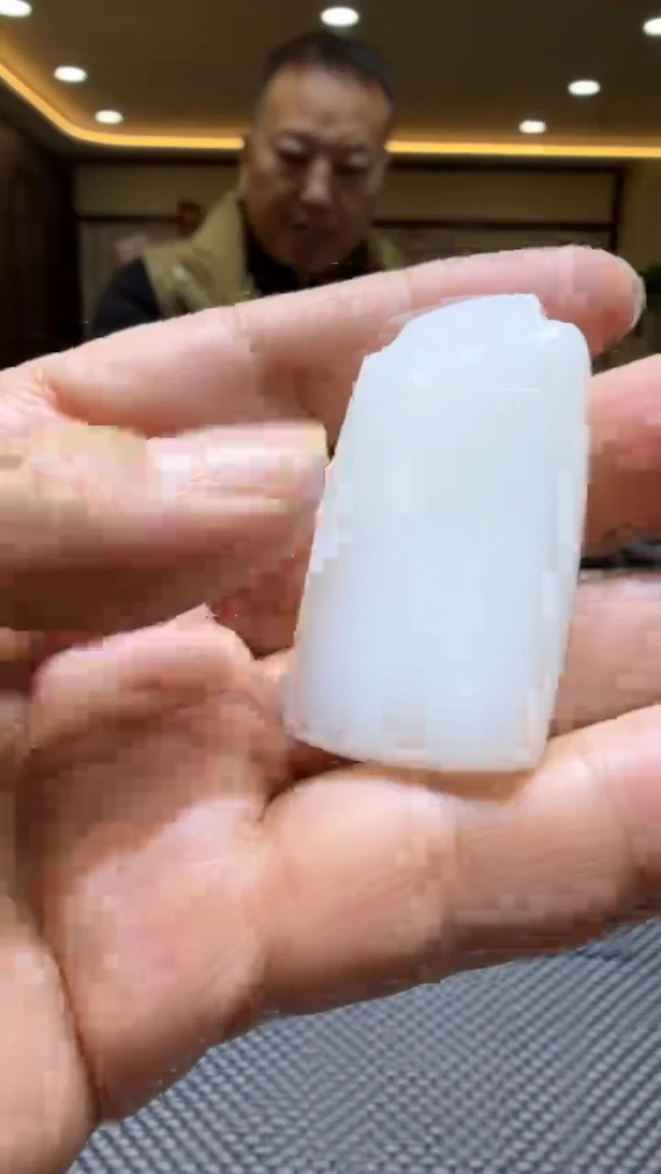 颈饰未镶嵌和田玉挂件