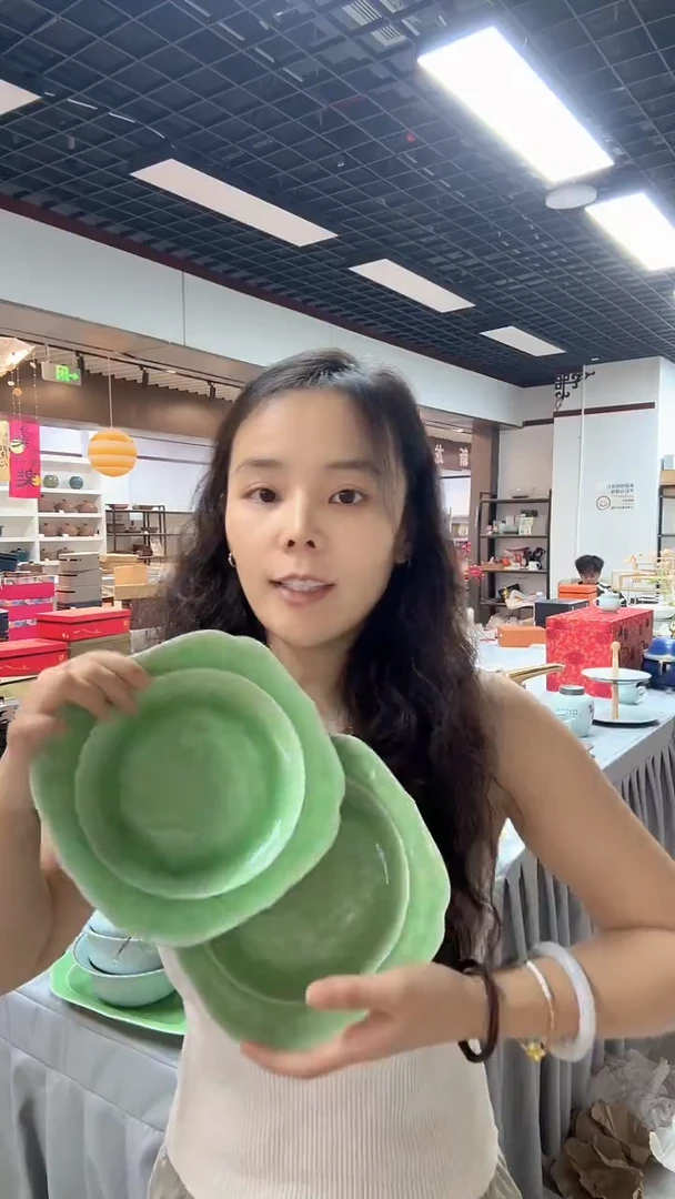 瓷片两个高端系列的盘子（7.5寸）