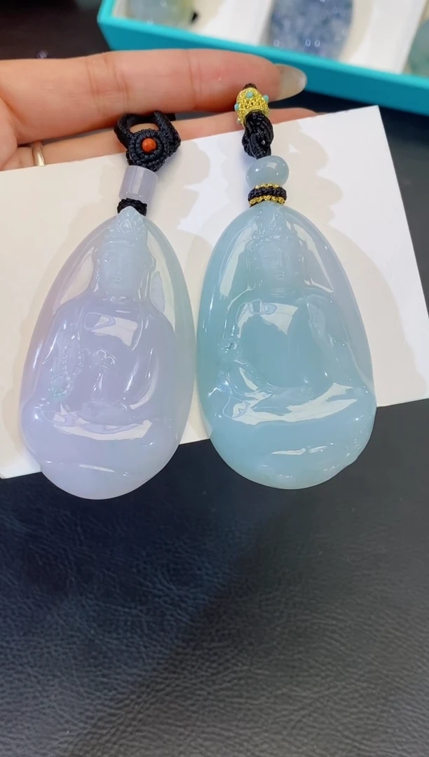 颈饰未镶嵌翡翠一****?缅甸天然翡翠