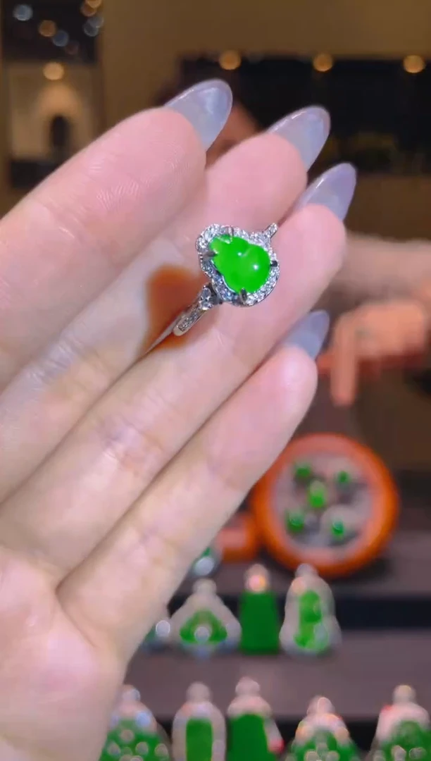 【闪购商品】翡翠未镶嵌吊坠(不含链)A2