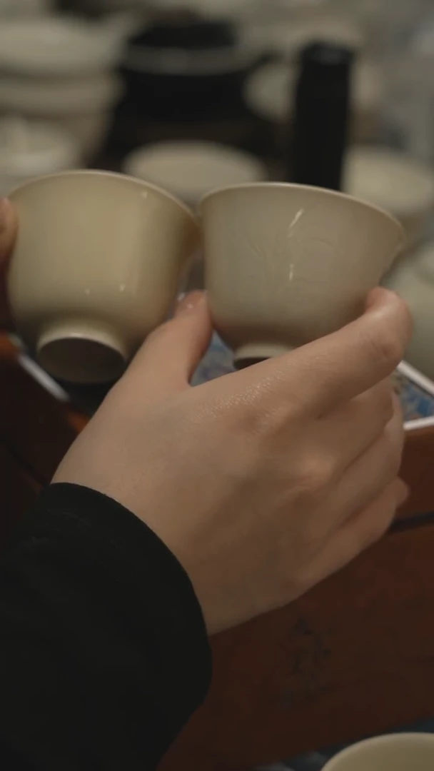 梵**言微瑕定瓷仿古色业余杯不带礼盒