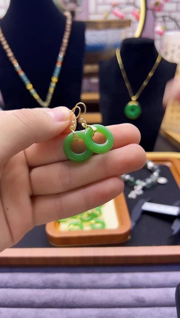 【闪购商品】和田玉耳饰14K金镶嵌E126