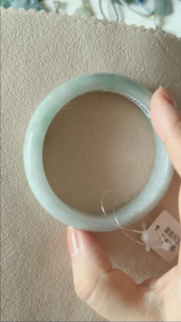 翡翠手镯未镶嵌天然缅甸a货飘绿59.2