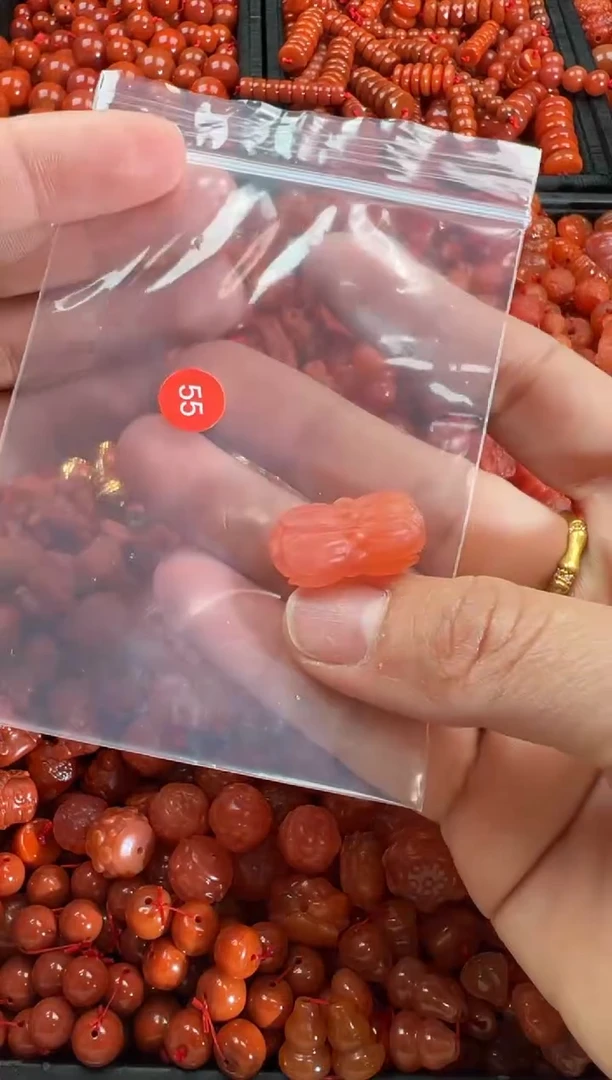 【闪购商品】南红玛瑙颈饰未镶嵌1