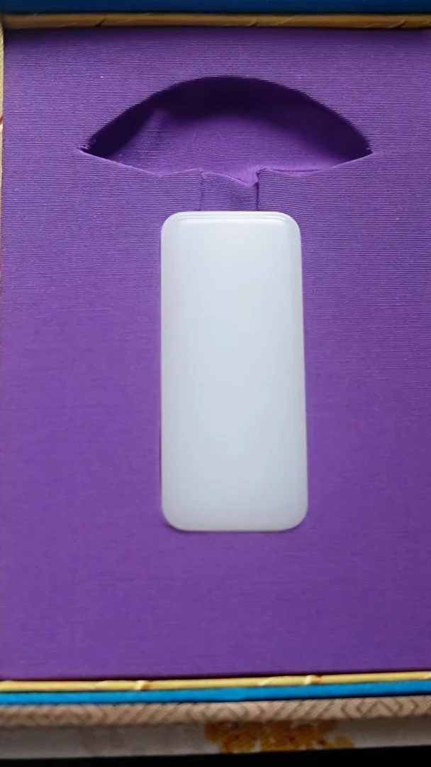 颈饰未镶嵌和田玉黑山无事牌