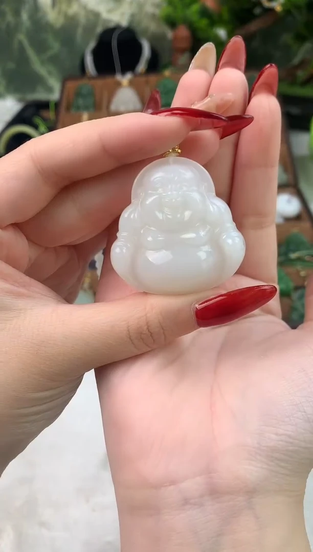 颈饰未镶嵌和田玉吊坠