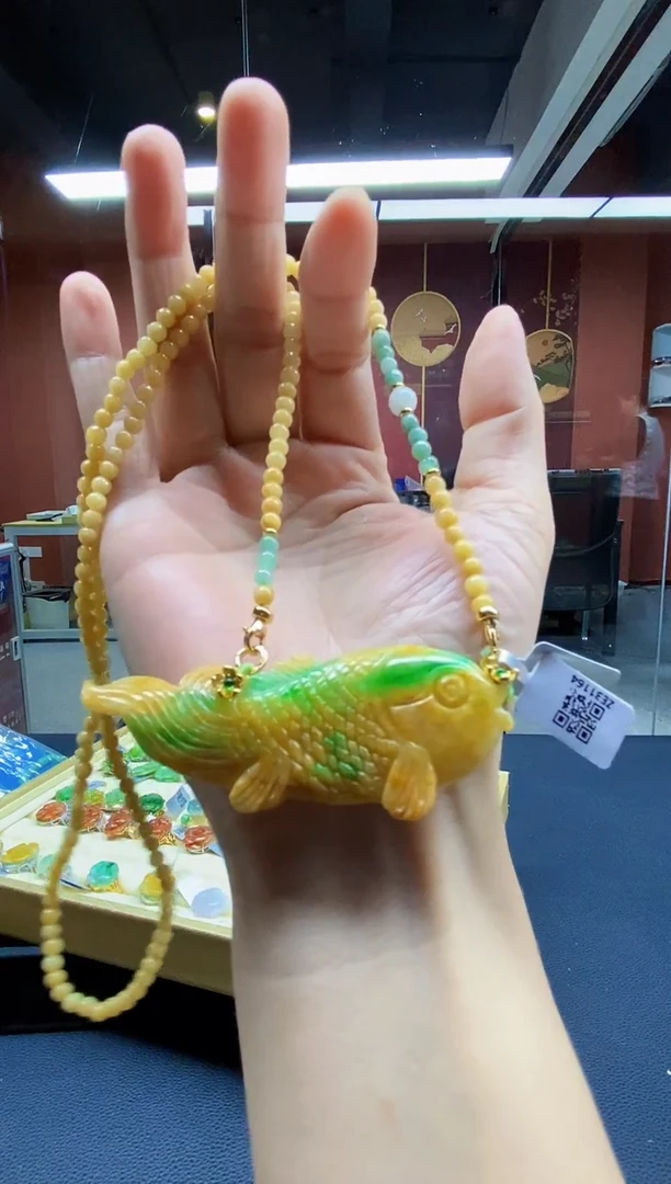 颈饰未镶嵌翡翠吊坠