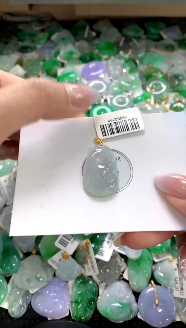 颈饰18K金镶嵌翡翠1111111111111111