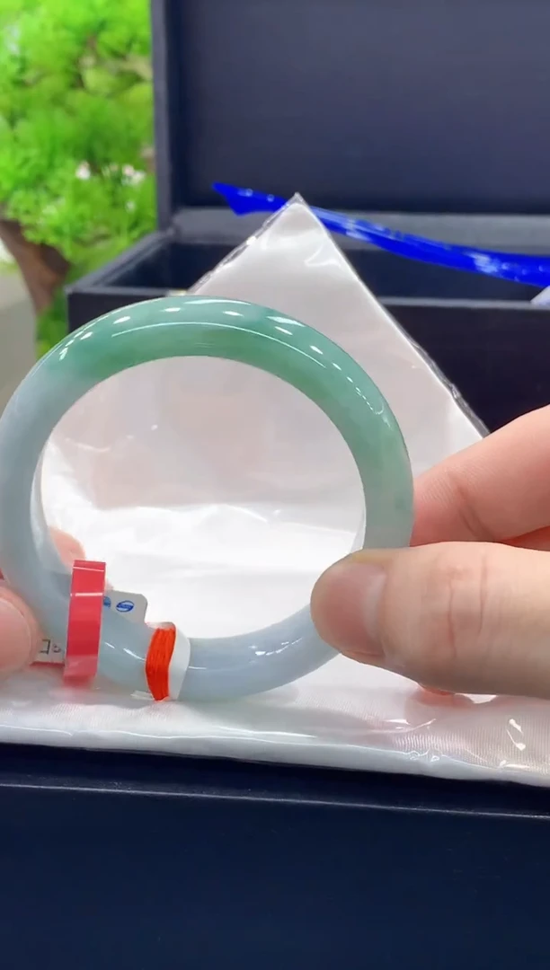 未镶嵌手镯翡翠翡翠手镯