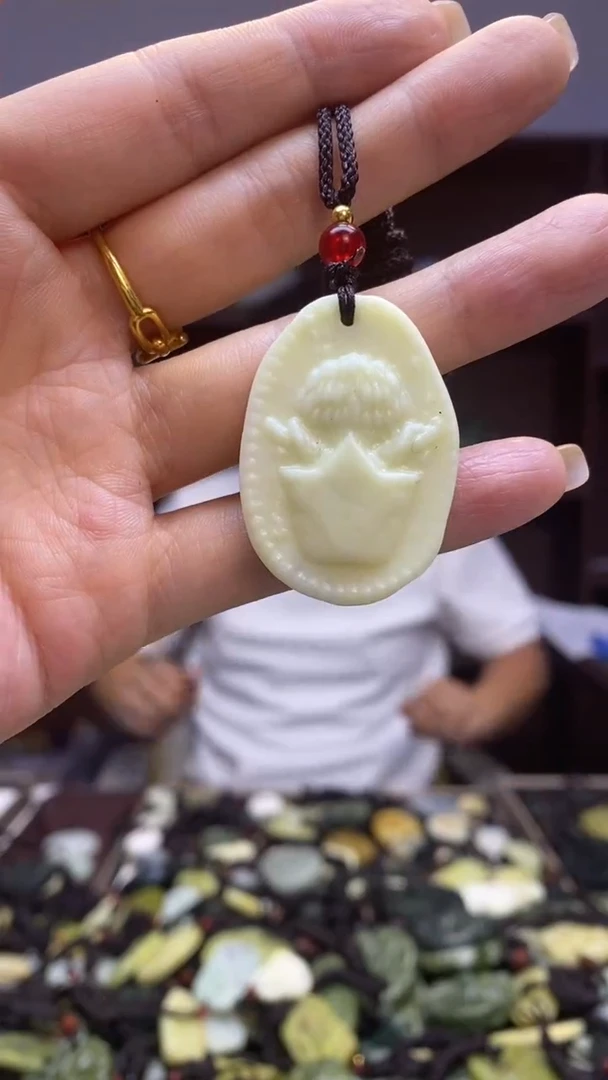 未镶嵌岫玉挂件