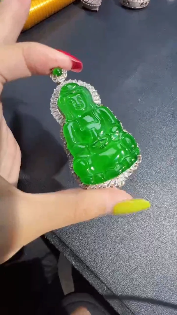 定制翡翠未镶嵌翡翠A货有轻微色差属于正常现象，观音1