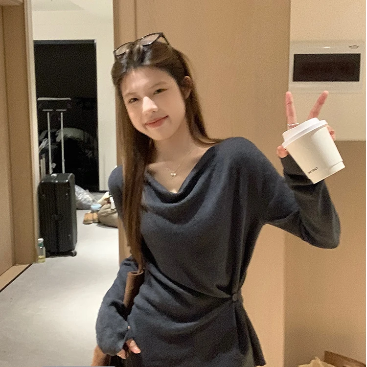 设计感法式荡领斜扣针织衫女秋冬季收腰显瘦内搭打底长袖百搭上衣