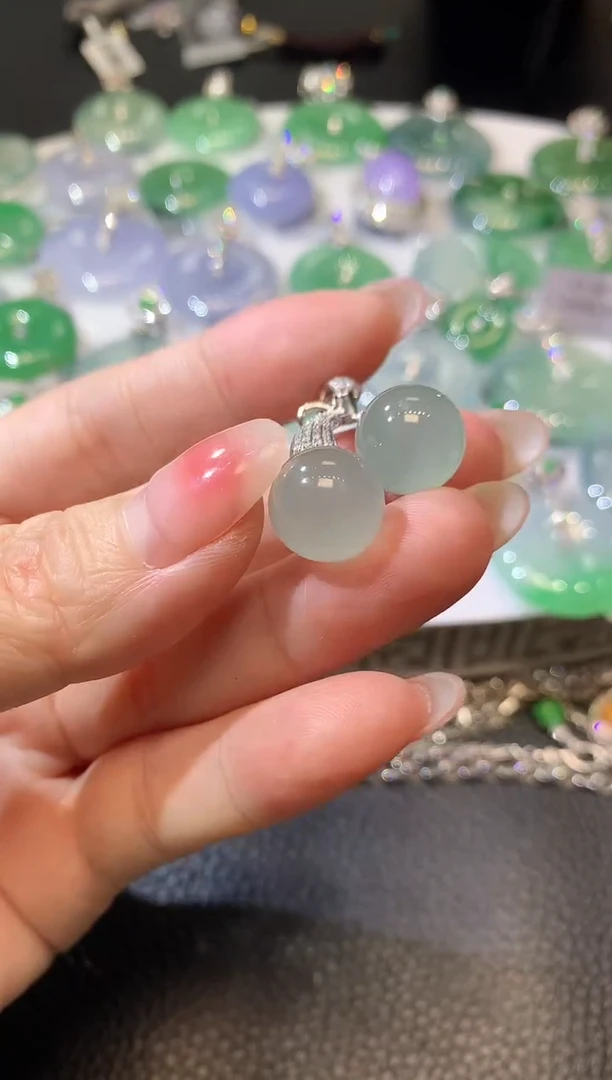 【闪购商品】翡翠吊坠(不含链)18K金镶嵌A20