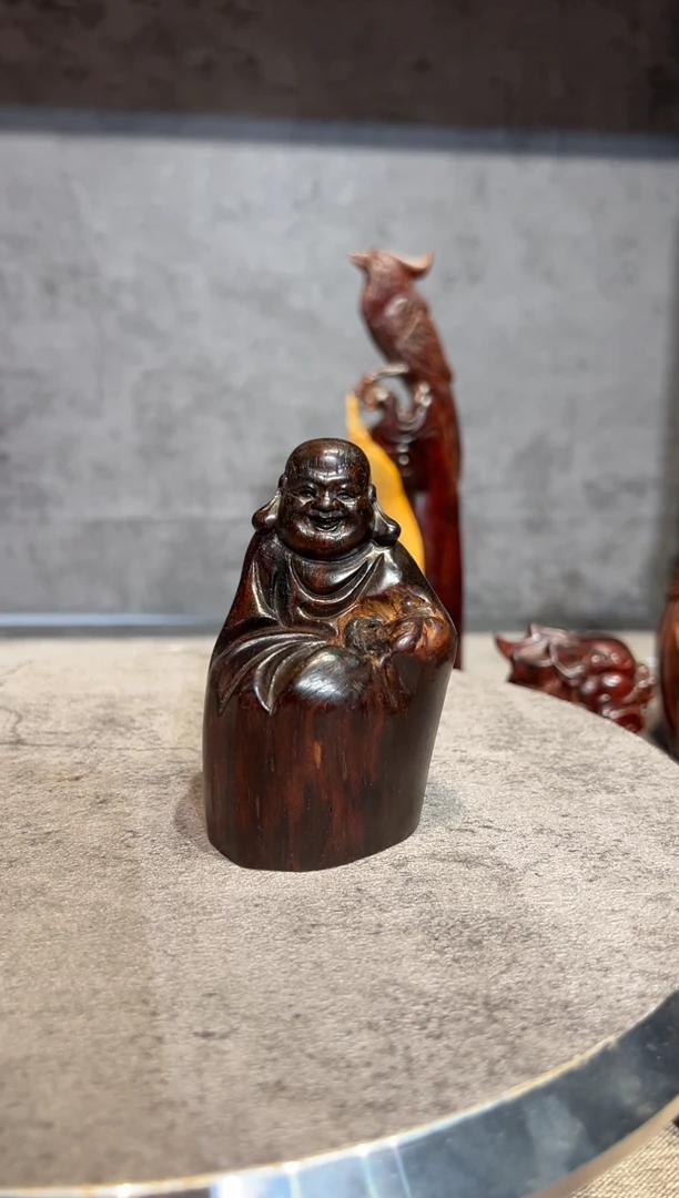 【闪购商品】交趾黄檀（大红酸枝）大红酸枝精工雕刻摆件