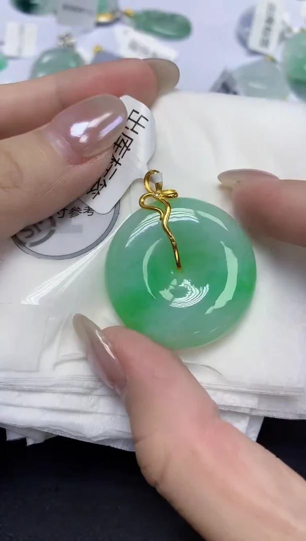 颈饰18K金镶嵌翡翠天然缅甸翡翠A货百元以上9元证书费自理