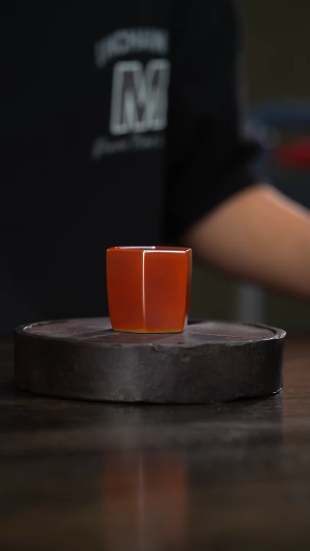 4柴房陶瓷柴烧金玉系列六方盖置，因柴烧特性，每只都略有不同~