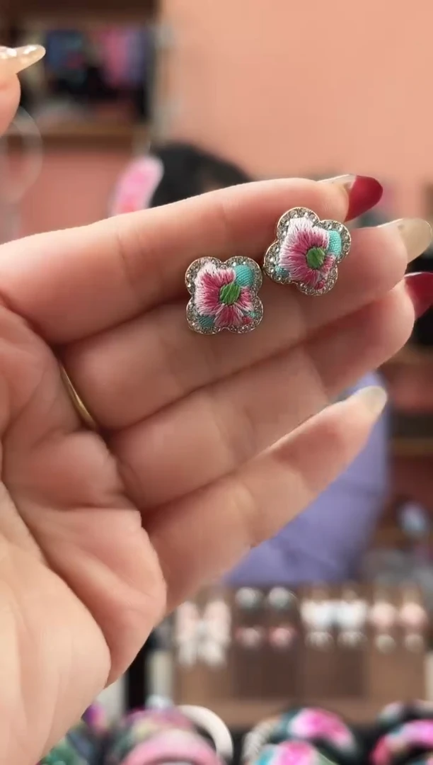 织绣艺枝独绣手工饰品151