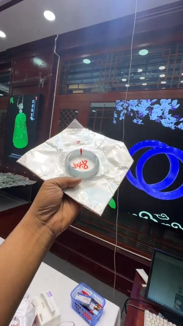 未镶嵌手镯翡翠手镯