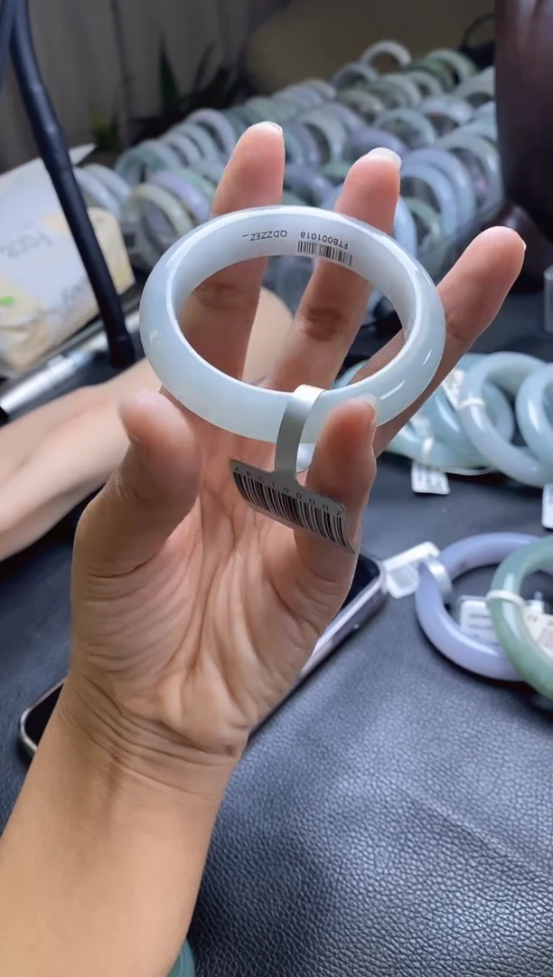 未镶嵌手镯翡翠正圈54圈口，01