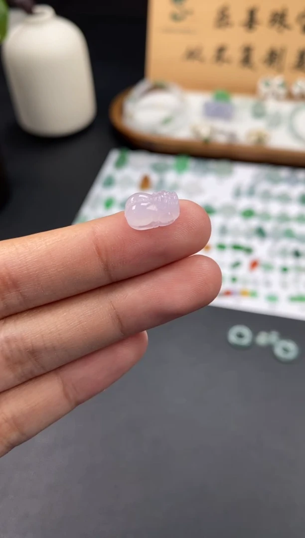 翡翠未镶嵌颈饰翡翠冰种裸石