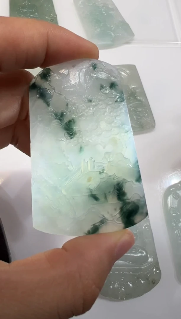 未镶嵌定制翡翠山水