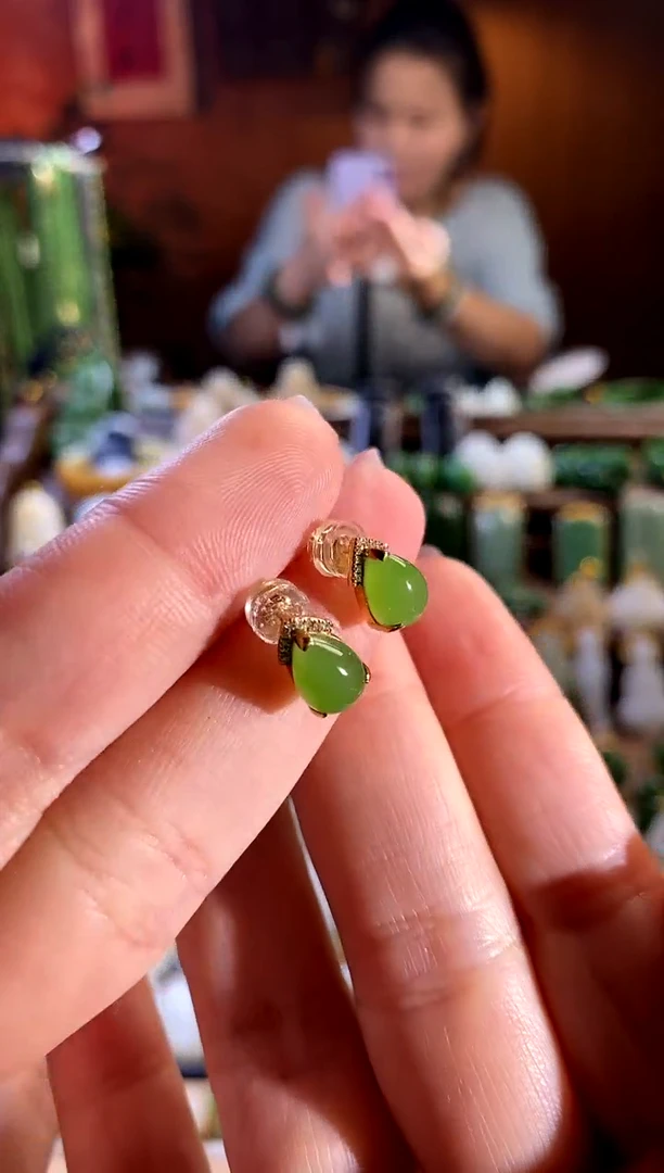 和田玉18K金镶嵌吊坠(不含链)耳饰