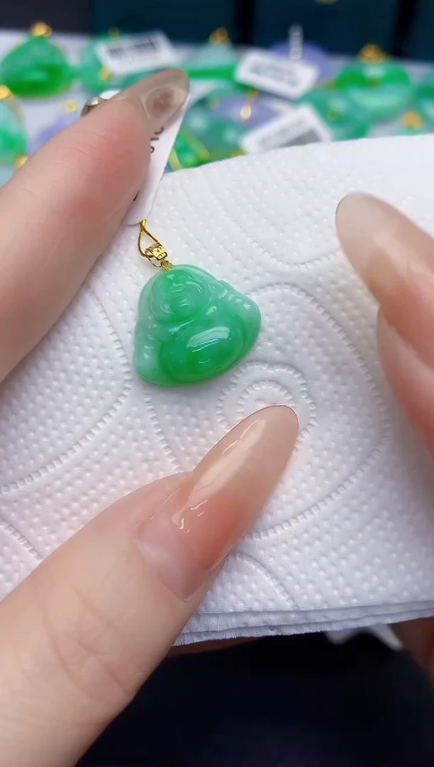 颈饰18K金镶嵌翡翠缅甸天然翡翠A货